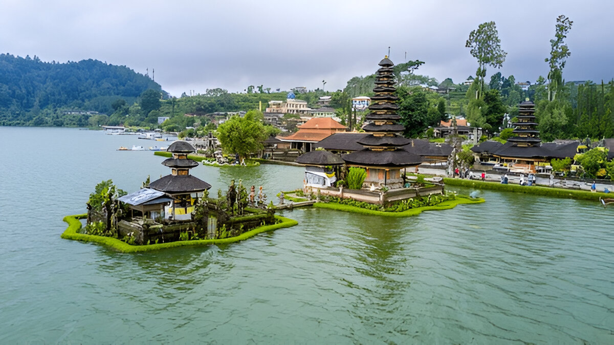 bali-turlari-2025-ulun-danu-beratun